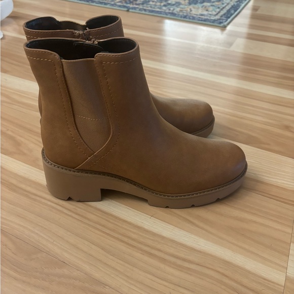 Naturalizer Cade Chelsea Ankle Boot in Chestnut Brown Size 7.5 New - Picture 7 of 9